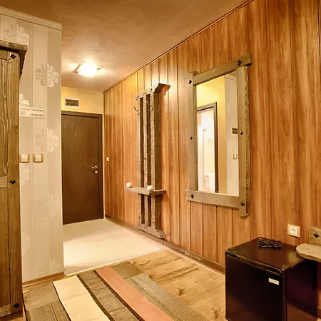 Forest Glade-апартаменти и за гости 3*