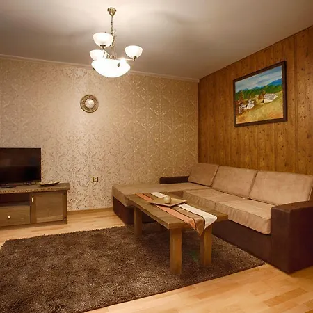 Forest Glade-апартаменти и за гости Lägenhetshotell 3*