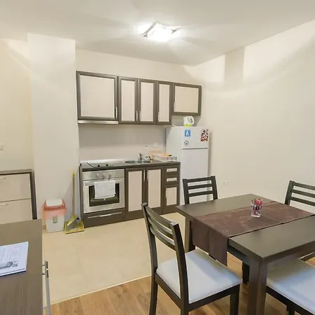 Apartmanhotel Forest Glade-апартаменти и за гости