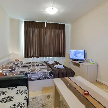 Apartmanhotel Forest Glade-апартаменти и за гости Pamporovo