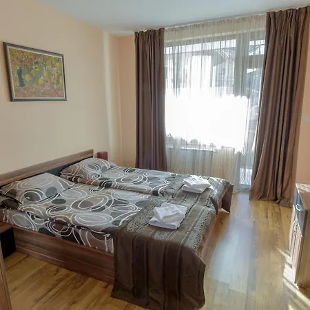 Forest Glade-апартаменти и за гости 公寓式酒店 3*