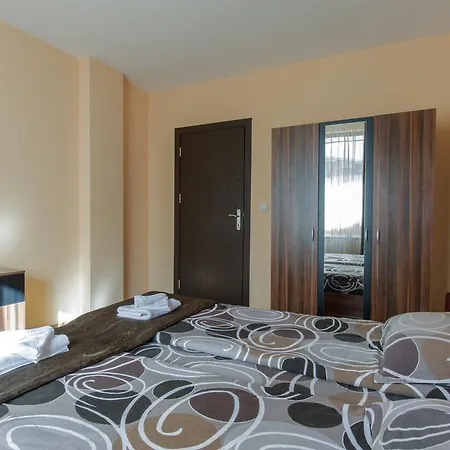 Apartmanhotel Forest Glade-апартаменти и за гости Pamporovo