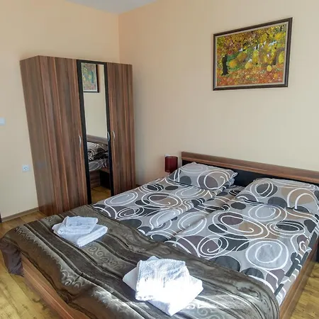 Forest Glade-апартаменти и за гости 3* Pamporovo