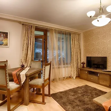 Apartmanhotel Forest Glade-апартаменти и за гости Pamporovo
