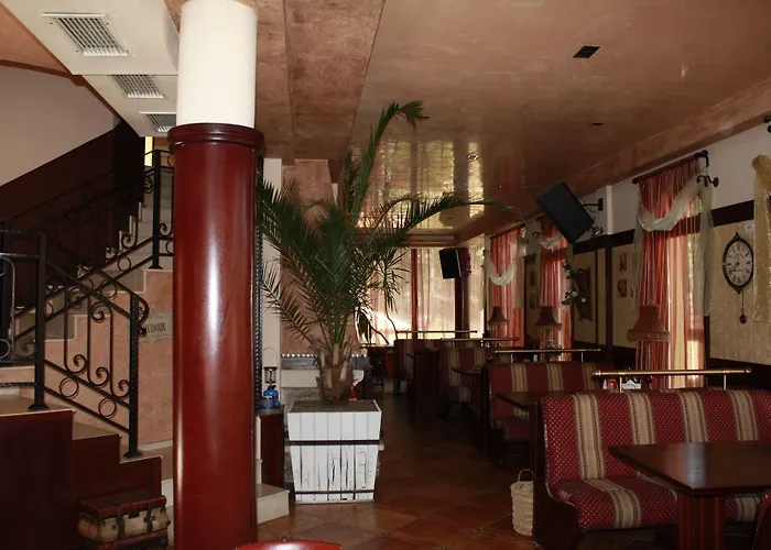 Forest Glade-апартаменти и за гости パンポロボ