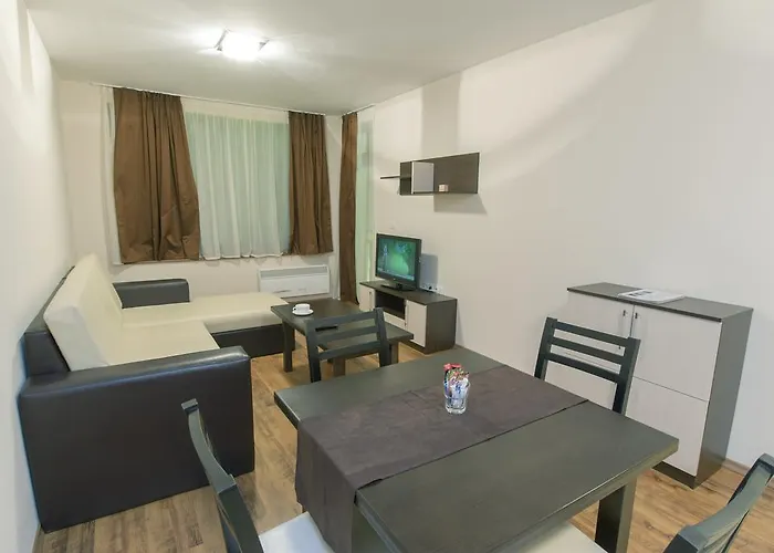 Forest Glade-апартаменти и за гости パンポロボ