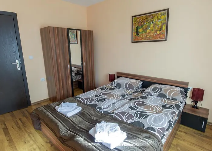 Forest Glade-апартаменти и за гости 3* パンポロボ