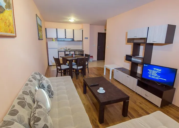 Forest Glade-апартаменти и за гости アパートホテル パンポロボ