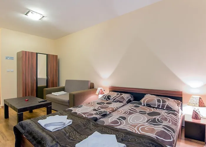 アパートホテル Forest Glade-апартаменти и за гости 3*