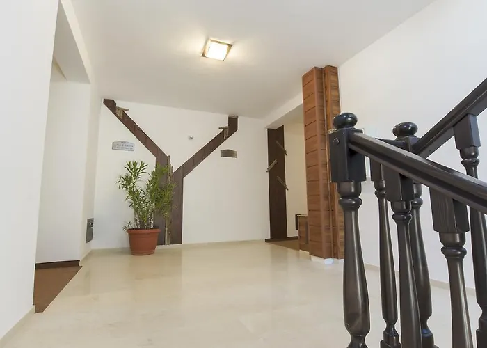 アパートホテル Forest Glade-апартаменти и за гости パンポロボ