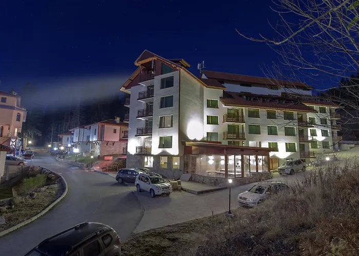 アパートホテル Forest Glade-апартаменти и за гости パンポロボ