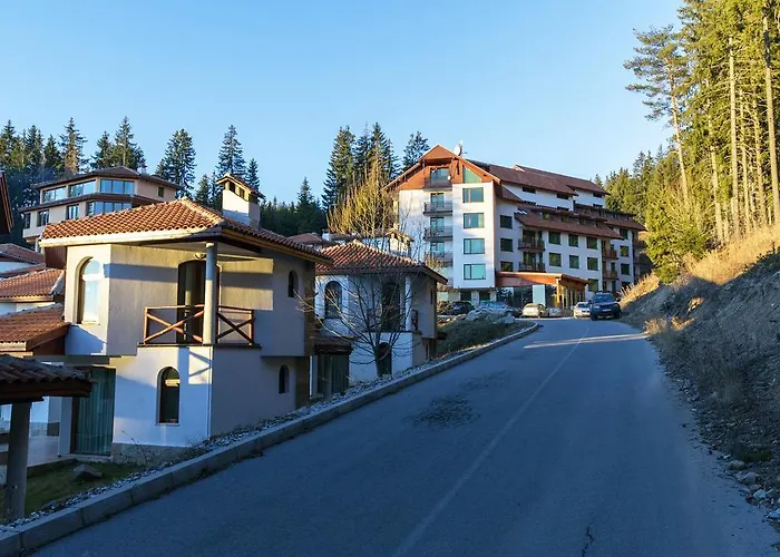 Forest Glade-апартаменти и за гости パンポロボ